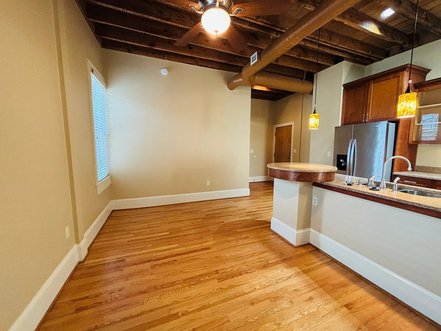 1 Bedroom, 1 Bath Apartment — Photo 4