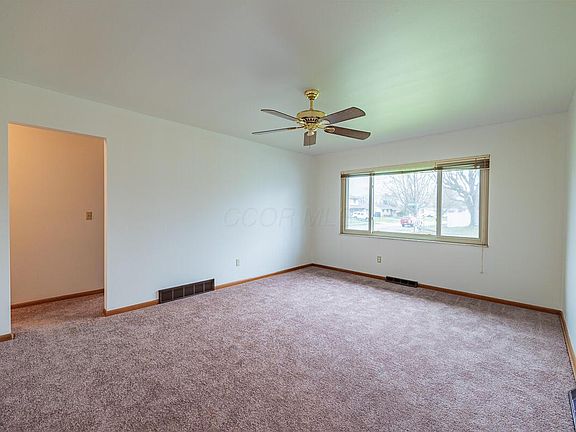 4th image of 5513 Tamarack Blvd