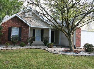 3713 Secretariat Dr, Florissant, MO