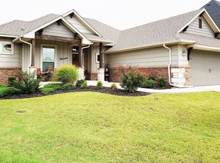 6109 Oxnard St, Edmond, OK 73034