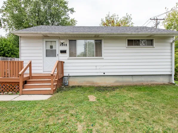 2608 Menominee Rd, Waukegan, IL 60087