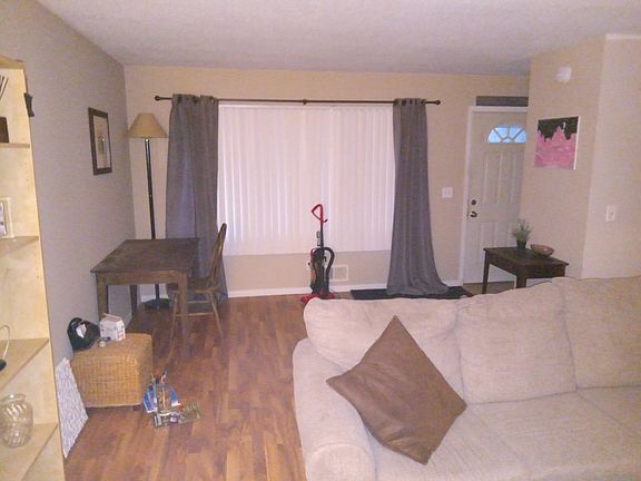 5th image of 98 Meadow Cir S #98