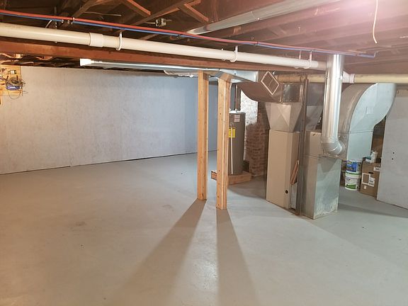 5th image of 419 6th Ave W