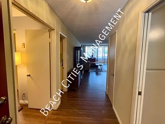 3rd image of 4505 California Ave Unit 202
