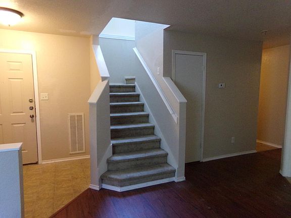 2nd image of 9955 Sungate Park