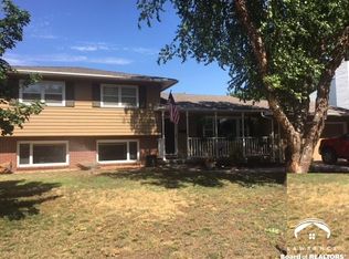 528 Beechwood Rd, Salina, KS 67401