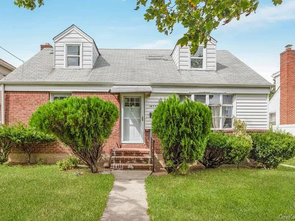 1033 Tulsa Street, Uniondale, NY 11553