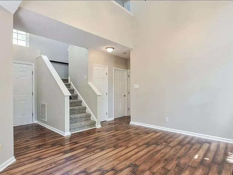 207 Mint Hill Dr — Photo 6