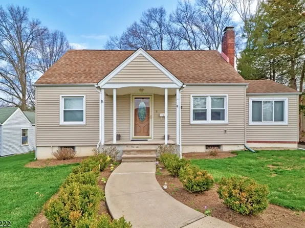 11 Barnida Dr, East Hanover Twp., NJ 07936