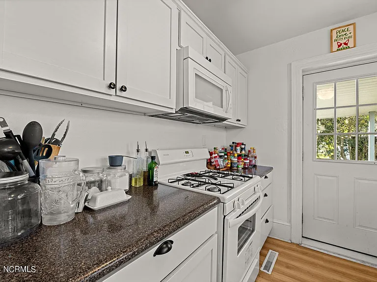 607 Watson Ave — Photo 22
