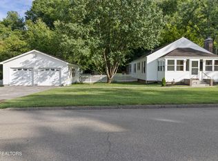 946 Poplar St, Alcoa, TN 37701