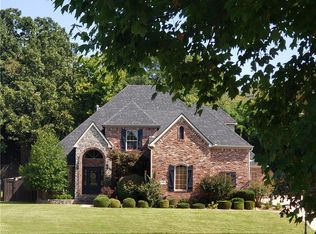 2468 N Covington Park Blvd, Fayetteville, AR 72703