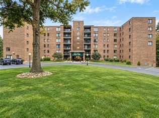 3 Alta Vita Dr APT 701, Greensburg, PA 15601
