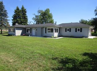 326 North St, Topeka, IN 46571