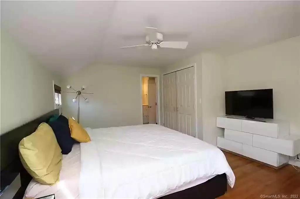 3 bed, 2.5 bath, 1656 sqft, $4,400 — Photo 4