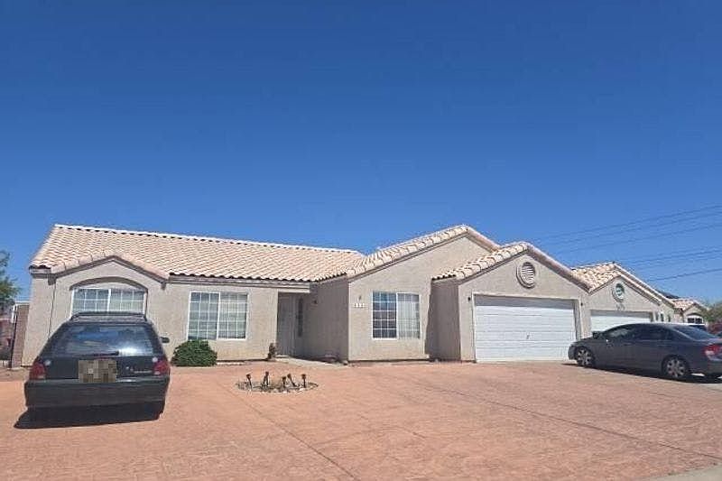 1st image of 4484 S Sharp Dr