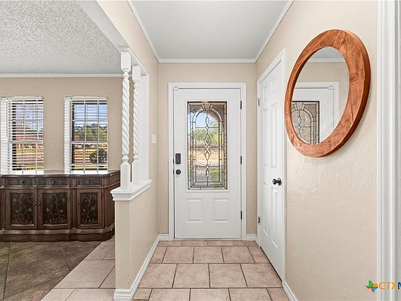 3rd image of 208 Red Oak Dr