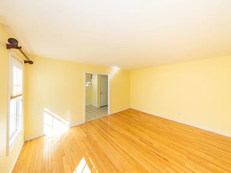 469 Walnut St — Photo 33