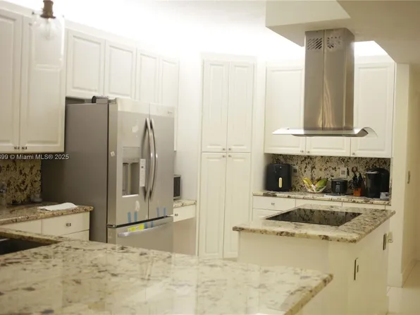 10710 NW 66th St APT 106, Doral, FL 33178