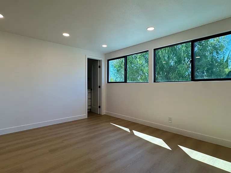 17502 Luther Ave — Photo 23