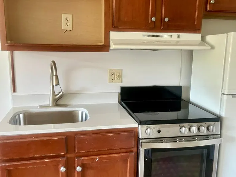 Stafford Commons — Photo 17