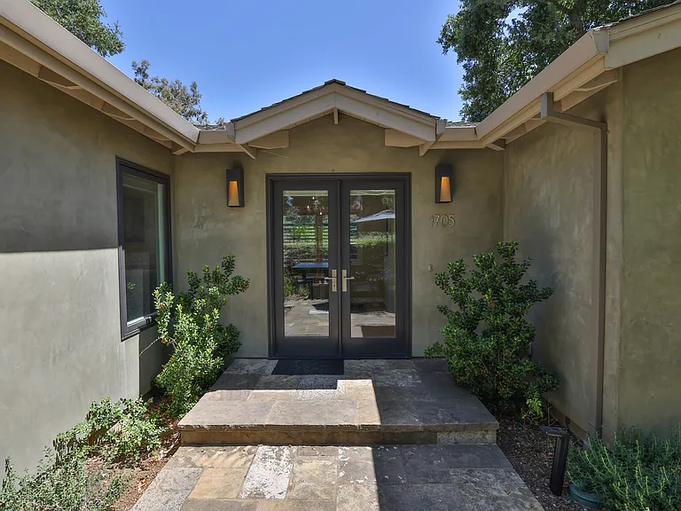 1705 Granger Ave — Photo 7
