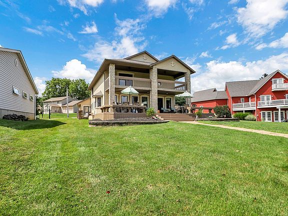 2nd image of 67 Lakeshore Dr W