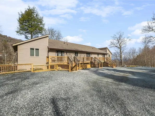 106 W Pond Creek Road #A, Beech Mountain, NC 28604