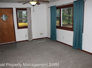 9550 S Clay Dr, Watervliet, MI 49098