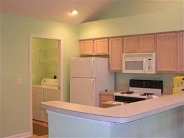 3rd image of 2502 Willow Brook Dr NE