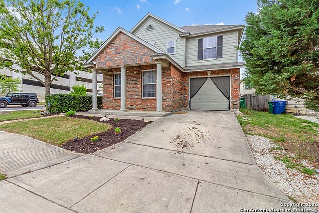 1st image of 102 Arrow Oaks