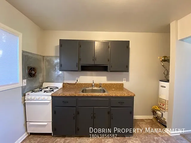 2105 Phaup St #2 — Photo 10