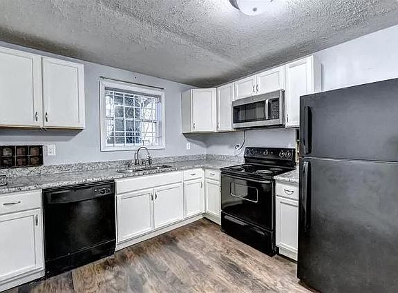 3rd image of 2098 Tiger Flowers Dr NW