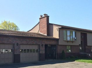 22 Pevwell Dr, Saugus, MA 01906