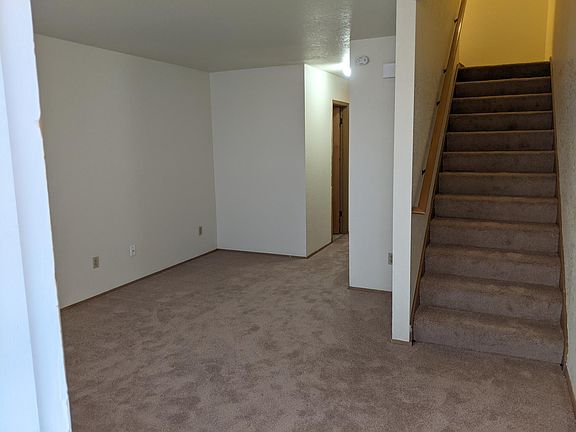 2nd image of 3208 Hoyt Ave #4