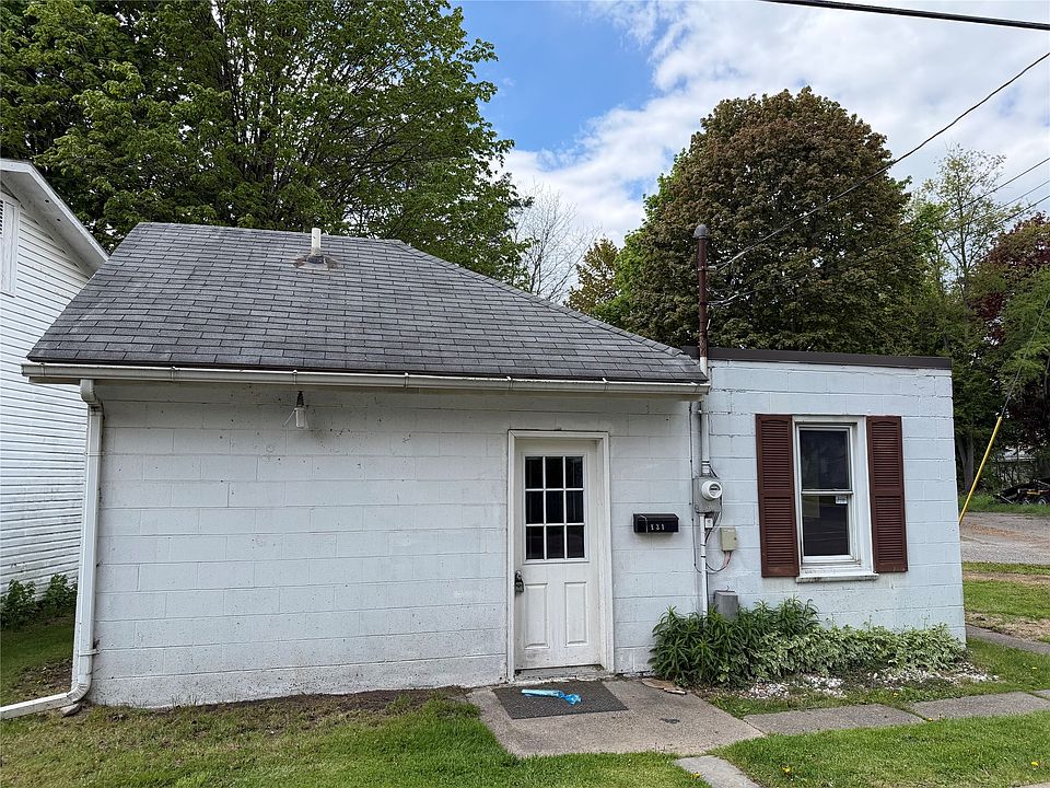 1st image of 131 McMaster St