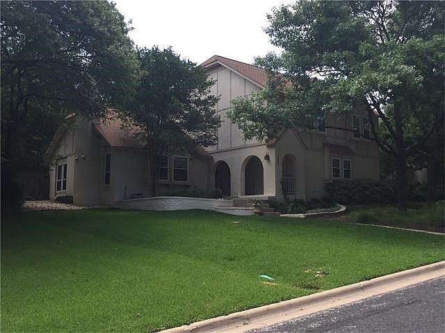 1st image of 1901 Holly Hill Dr