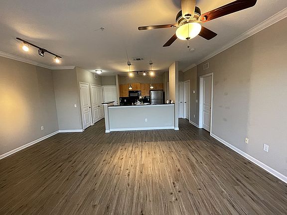 4th image of 8290 Gate Pkwy W Unit 917