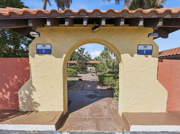 25000 Tamiami Trl E #D-152, Naples, FL 34114