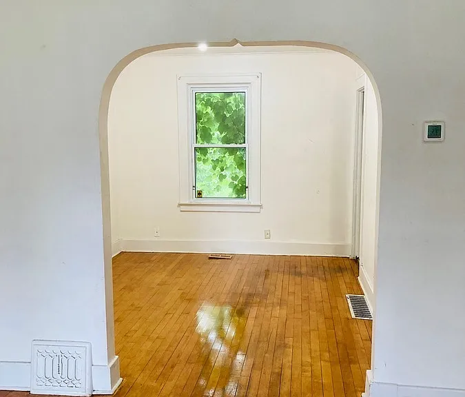 1596 College Ave — Photo 1