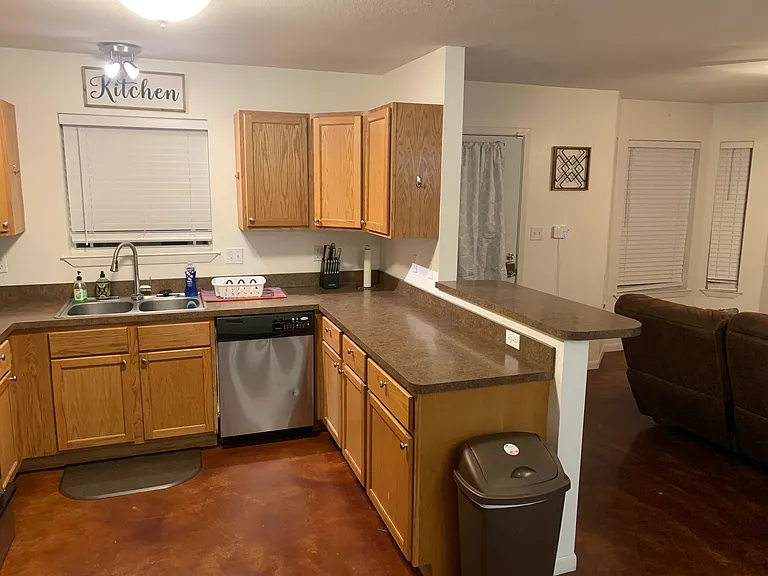 324 Patriot Dr — Photo 3