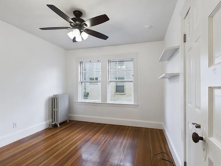 25 Rowe St #1 — Photo 8