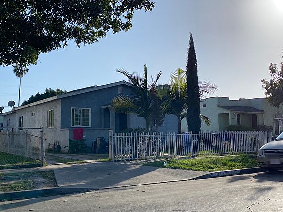 3rd image of 842 E 83rd St