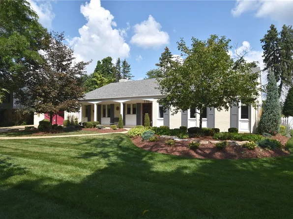 110 Highridge Cir, Pittsburgh, PA 15234