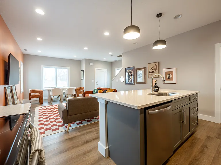 601 E Miller Dr — Photo 44