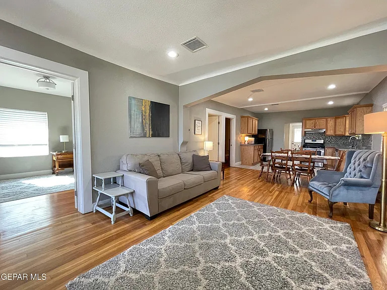 4415 Cumberland Ave — Photo 3
