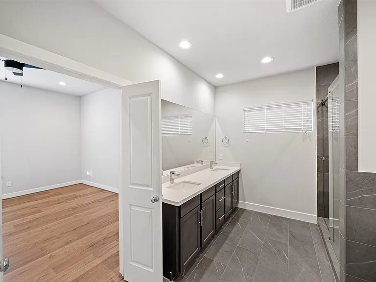 5910 Haring Ln — Photo 15