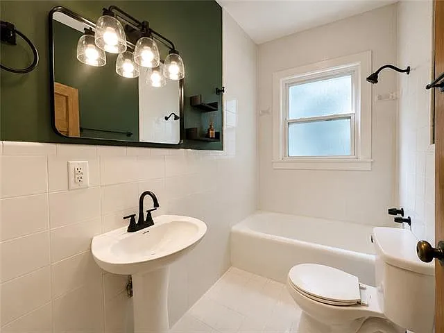 9 Fontainebleau Dr #D — Photo 11