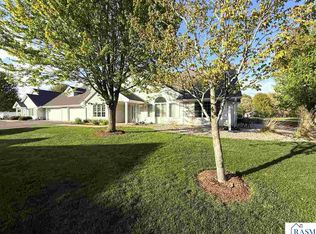 909 Cottonwood St, New Ulm, MN 56073