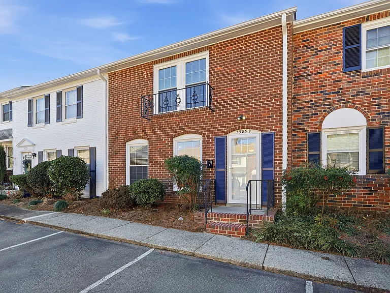 2505 Patriot Way #D — Photo 2